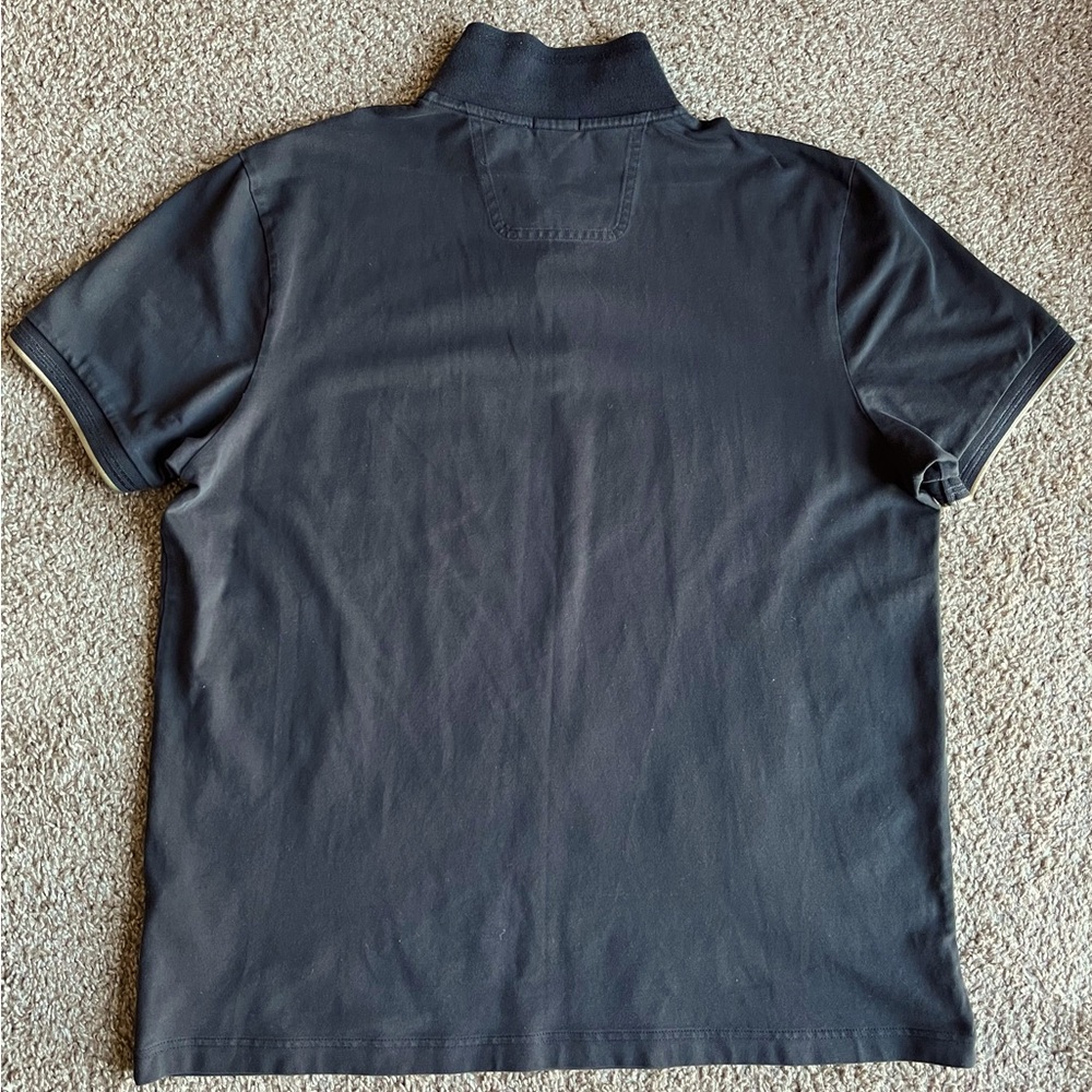 Black and Gold Hugo Boss polo shirt. Size 3XL Slim Fit.